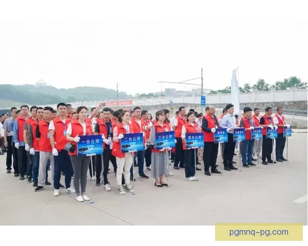 划船比赛如火如荼，挑战巅峰谁与争锋