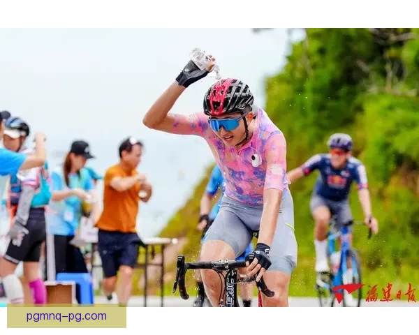 山地车比赛:激烈竞争,燃情表现 山地车比赛:激烈竞争,燃情表现